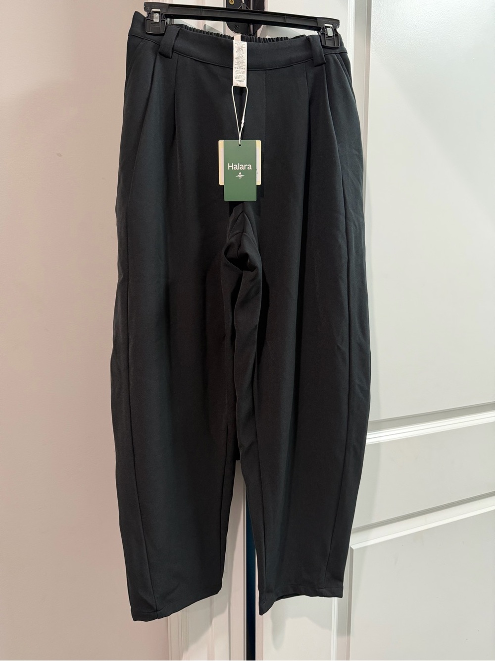 Halara Women’s Black Relaxed Ballon Tapered Work Pants- Regular XS